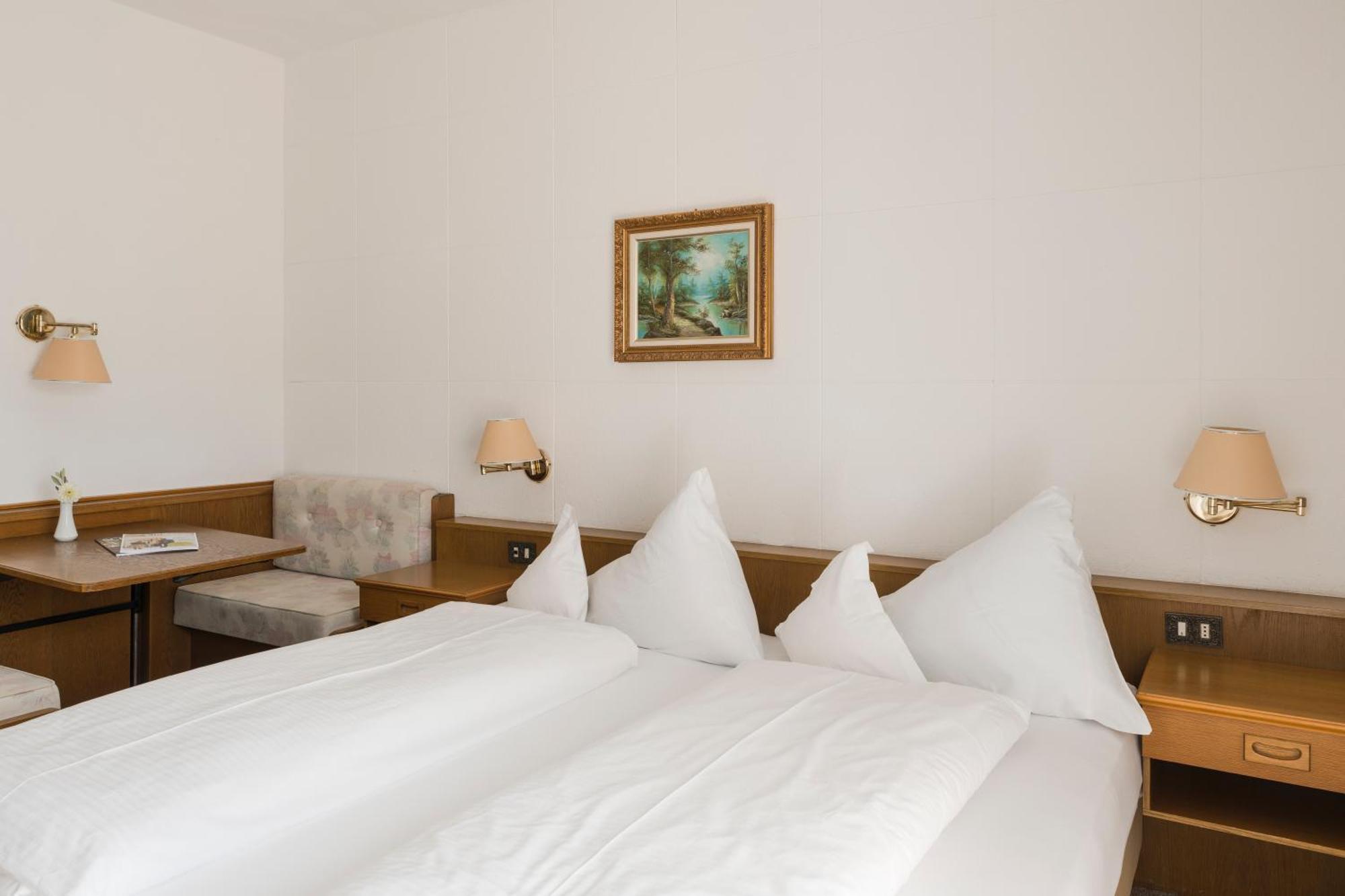 Pension Zum Burggraefler シェーナ 部屋 写真